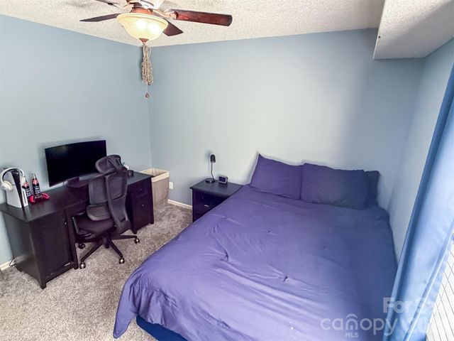 1740 29th Avenue Place NE, Hickory, NC 28601