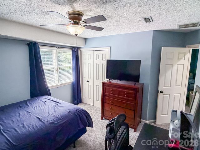 1740 29th Avenue Place NE, Hickory, NC 28601