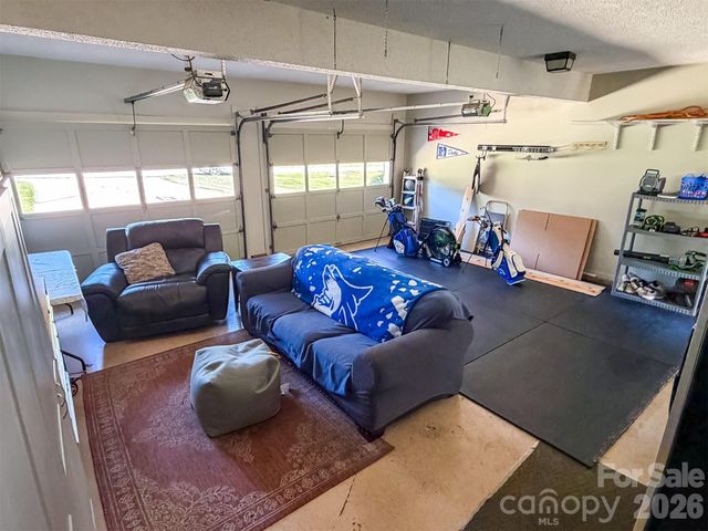1740 29th Avenue Place NE, Hickory, NC 28601