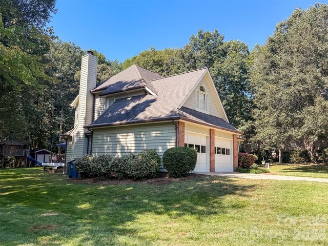 1740 29th Avenue Place NE, Hickory, NC 28601