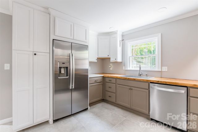 2832 Forest Hills Circle, Rock Hill, SC 29732