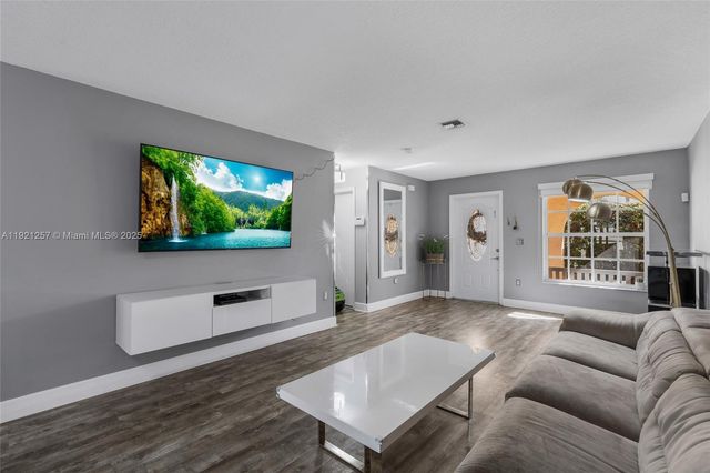 4055 Eastridge Dr, Deerfield Beach, FL 33064