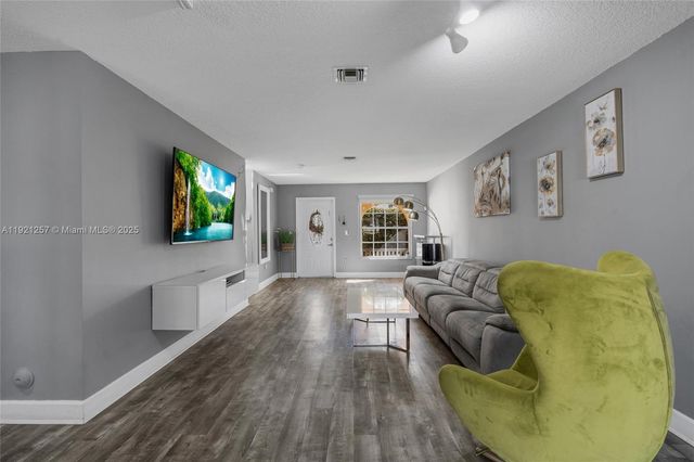 4055 Eastridge Dr, Deerfield Beach, FL 33064