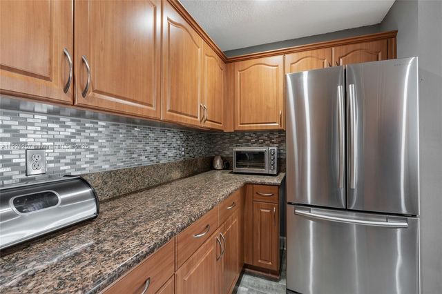 4055 Eastridge Dr, Deerfield Beach, FL 33064