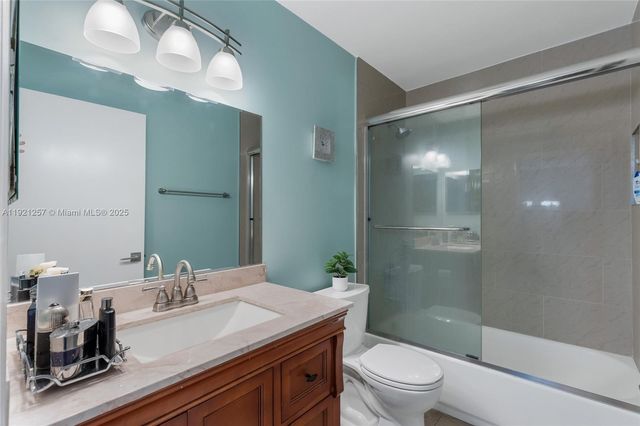 4055 Eastridge Dr, Deerfield Beach, FL 33064