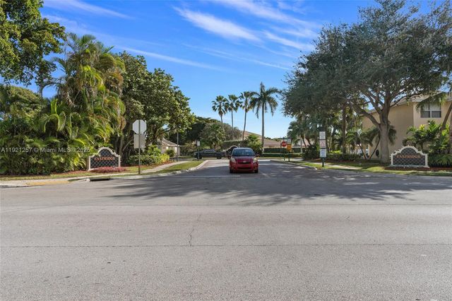 4055 Eastridge Dr, Deerfield Beach, FL 33064