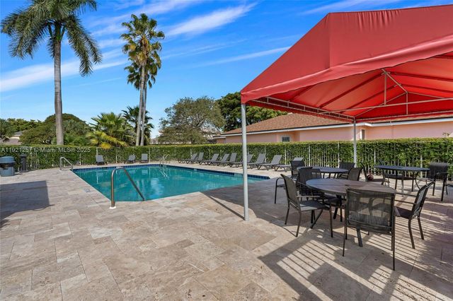 4055 Eastridge Dr, Deerfield Beach, FL 33064