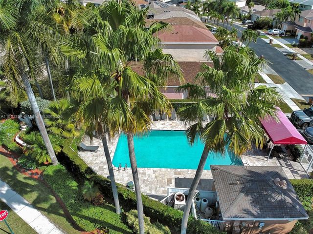 4055 Eastridge Dr, Deerfield Beach, FL 33064