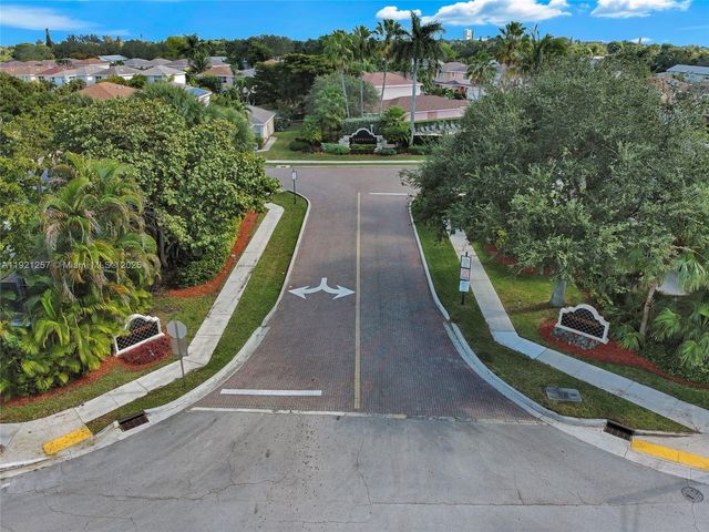 4055 Eastridge Dr, Deerfield Beach, FL 33064