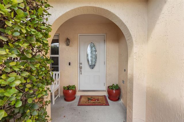 4055 Eastridge Dr, Deerfield Beach, FL 33064