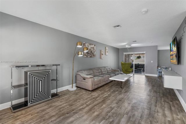 4055 Eastridge Dr, Deerfield Beach, FL 33064