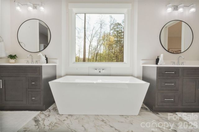 568 Longleaf Pine Lane, Clover, SC 29710