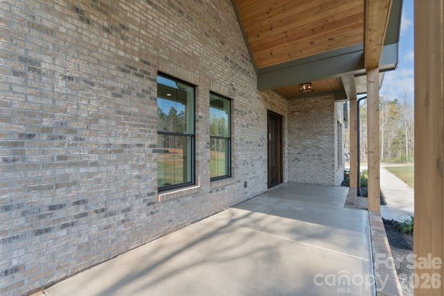 568 Longleaf Pine Lane, Clover, SC 29710