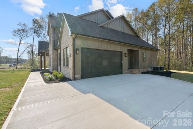 568 Longleaf Pine Lane, Clover, SC 29710