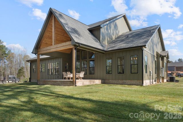 568 Longleaf Pine Lane, Clover, SC 29710