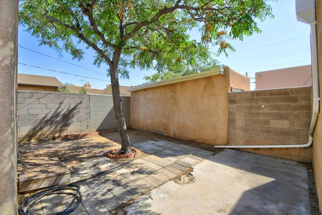 324 STANFORD Drive SE, Albuquerque, NM 87106