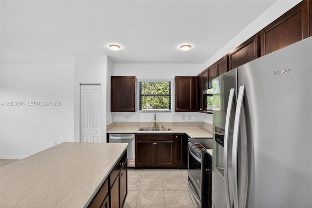2371 SE 1st Ct, Homestead, FL 33033