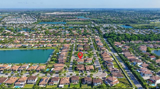2371 SE 1st Ct, Homestead, FL 33033