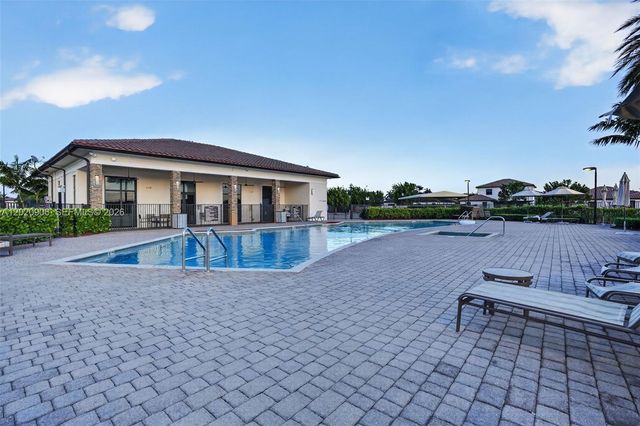 2371 SE 1st Ct, Homestead, FL 33033
