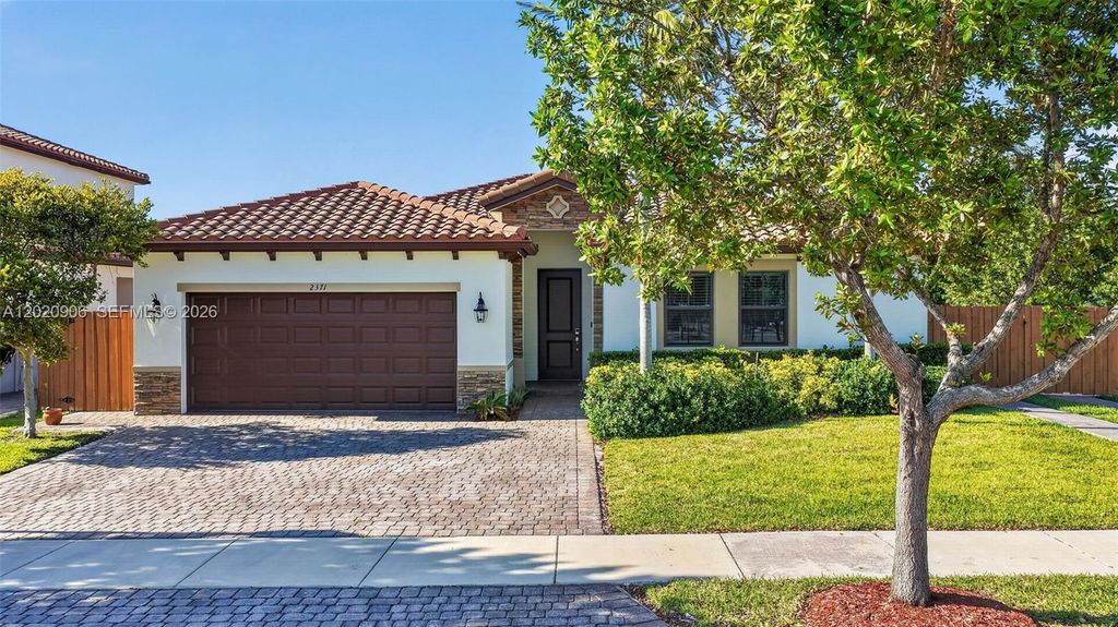 2371 SE 1st Ct, Homestead, FL 33033
