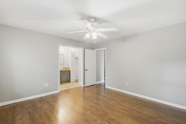 2067 Dogwood Road, Charleston, SC 29414