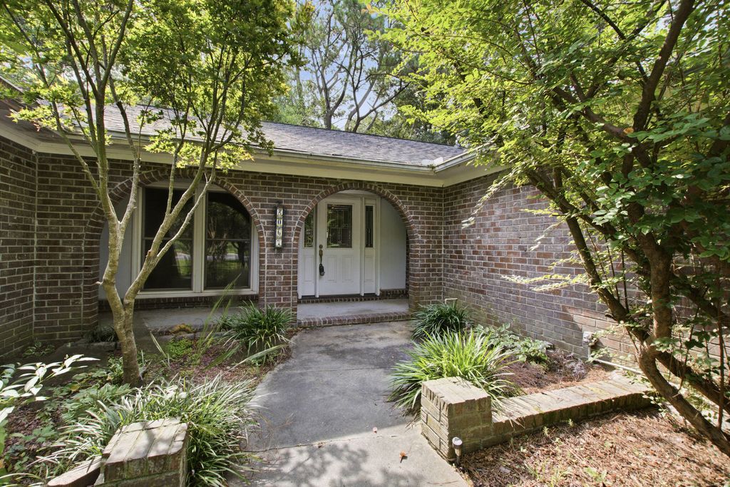 2067 Dogwood Road, Charleston, SC 29414