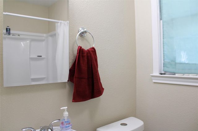 216 Robson Street, Columbus, TX 78934