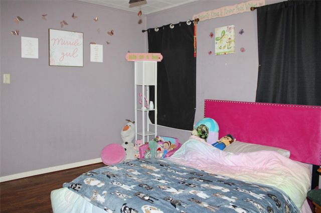 216 Robson Street, Columbus, TX 78934