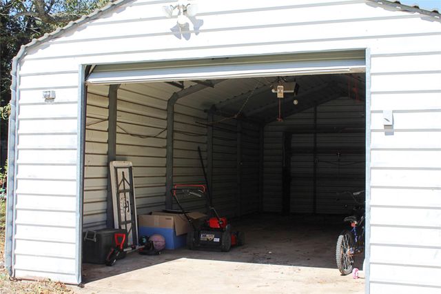 216 Robson Street, Columbus, TX 78934