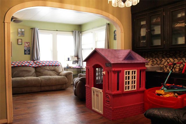 216 Robson Street, Columbus, TX 78934