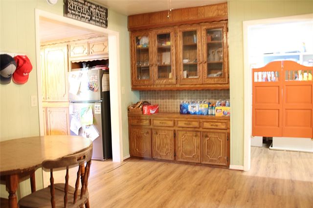 216 Robson Street, Columbus, TX 78934