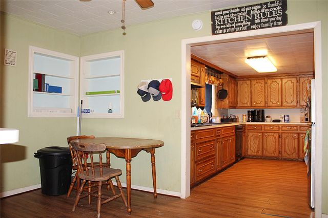 216 Robson Street, Columbus, TX 78934