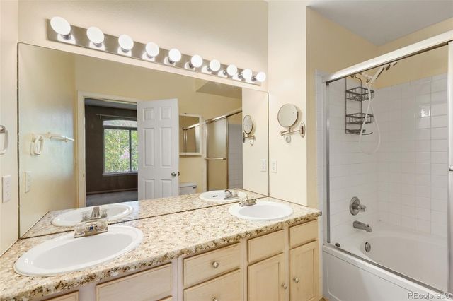 2575 S Syracuse Way H104, Denver, CO 80231