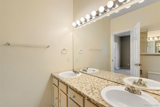 2575 S Syracuse Way H104, Denver, CO 80231