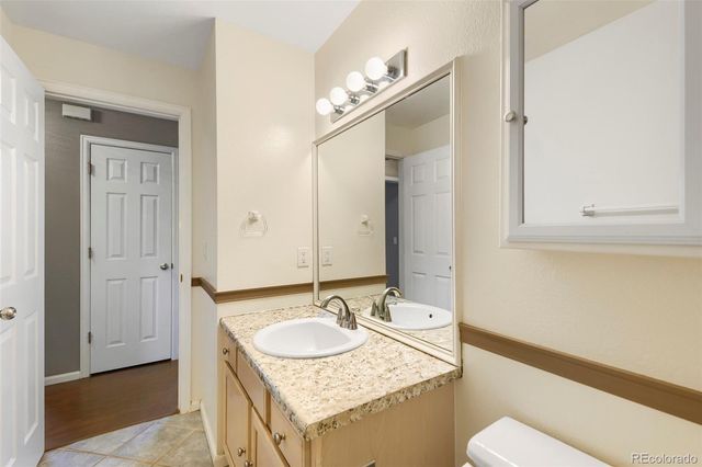 2575 S Syracuse Way H104, Denver, CO 80231