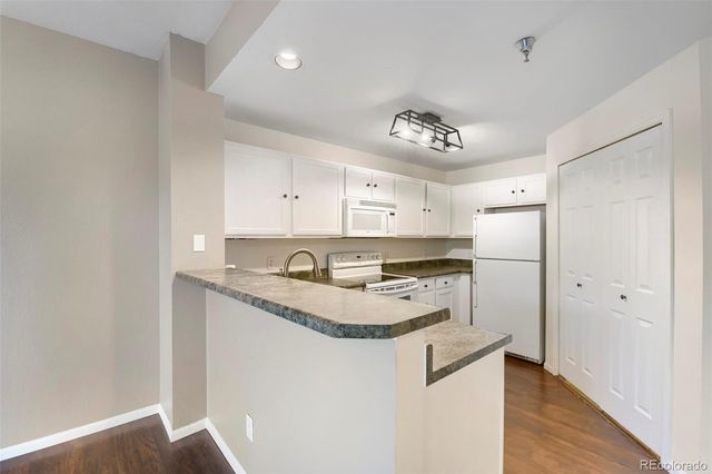 2575 S Syracuse Way H104, Denver, CO 80231