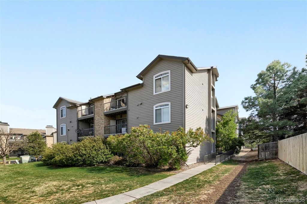 2575 S Syracuse Way H104, Denver, CO 80231