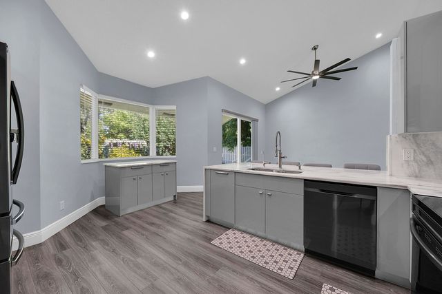 4166 NW 66th Terrace, Coral Springs, FL 33067