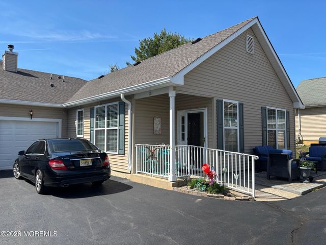 20 Winkle Court, Whiting, NJ 08759