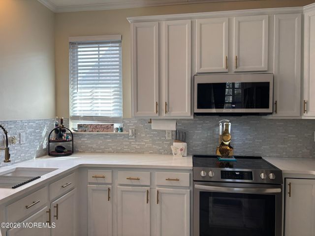 20 Winkle Court, Whiting, NJ 08759