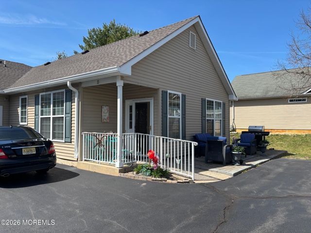 20 Winkle Court, Whiting, NJ 08759