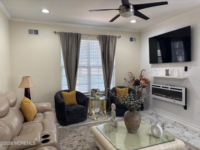 20 Winkle Court, Whiting, NJ 08759