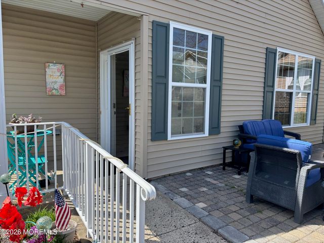 20 Winkle Court, Whiting, NJ 08759