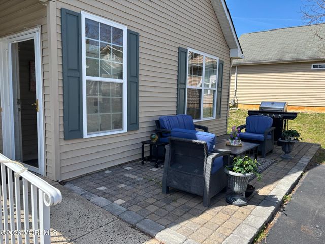 20 Winkle Court, Whiting, NJ 08759