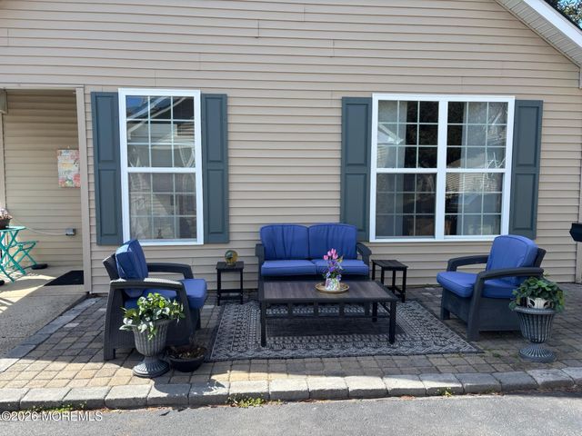 20 Winkle Court, Whiting, NJ 08759