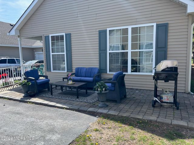 20 Winkle Court, Whiting, NJ 08759