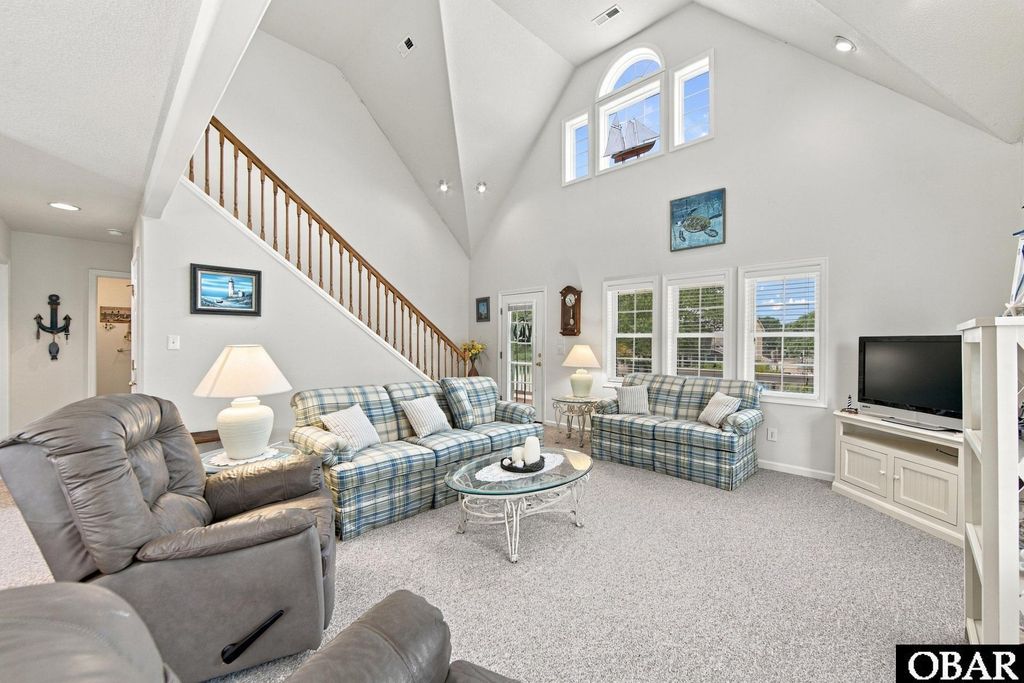 Image 12 of property listing at 533 W Sothel Street, Kill Devil Hills, NC 27948