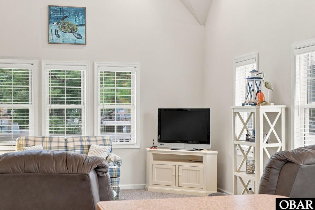 Image 13 of property listing at 533 W Sothel Street, Kill Devil Hills, NC 27948