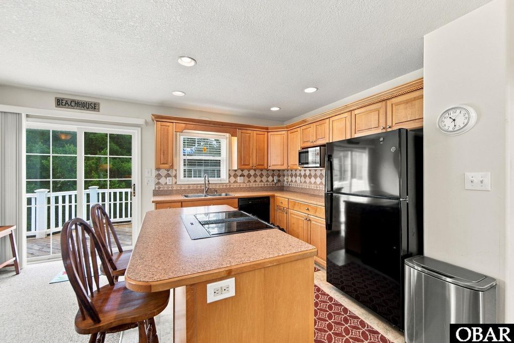 Image 17 of property listing at 533 W Sothel Street, Kill Devil Hills, NC 27948