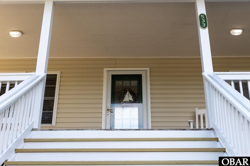 Image 4 of property listing at 533 W Sothel Street, Kill Devil Hills, NC 27948